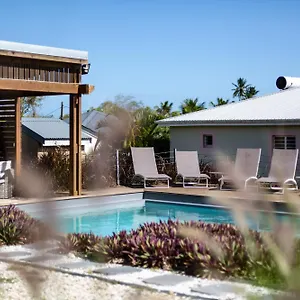 https://aigue-marine-sainte-anne-grande-terre.comcaribbean.com